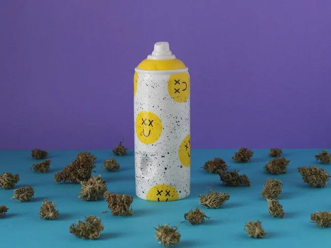 PRE- ORDER /  Smiley Pipe Spray can